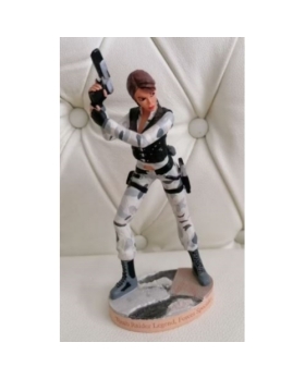 FIGURINE TOMB RAIDER BAIGNADE INTERDITE 