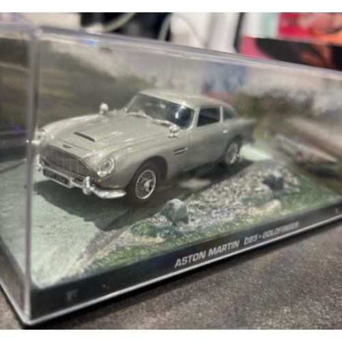 ASTON MARTIN DB5-GOLDFINGER  
