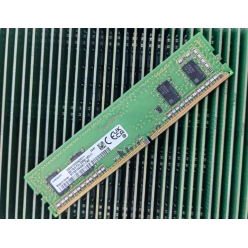 BARETTE DE RAM SAMSUNG DDR4 8GO 3200HZ