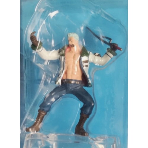 Figurine One Piece N°13 SMOKER le chasseur blanc + Fascicule 
